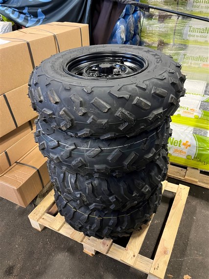 Nya Kompletta Hjul Honda Atv hos Gunnarssons Maskin i RefteleOrginalhjul , finns för stel - delad bakaxel.