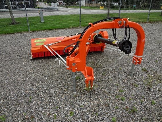 Ny Agrimaster betesputs hos Gunnarssons Maskin i RefteleAgrimaster är en Italiensk tillverkare av maskiner inom grönytevård. <br />
Sedan starten 1984 har deras populära serier av maskiner tagit världen med storm.<br />
Finns i arbetsbredd från 190-250.<br />
FL190 finns hemma för omgående leverans.
